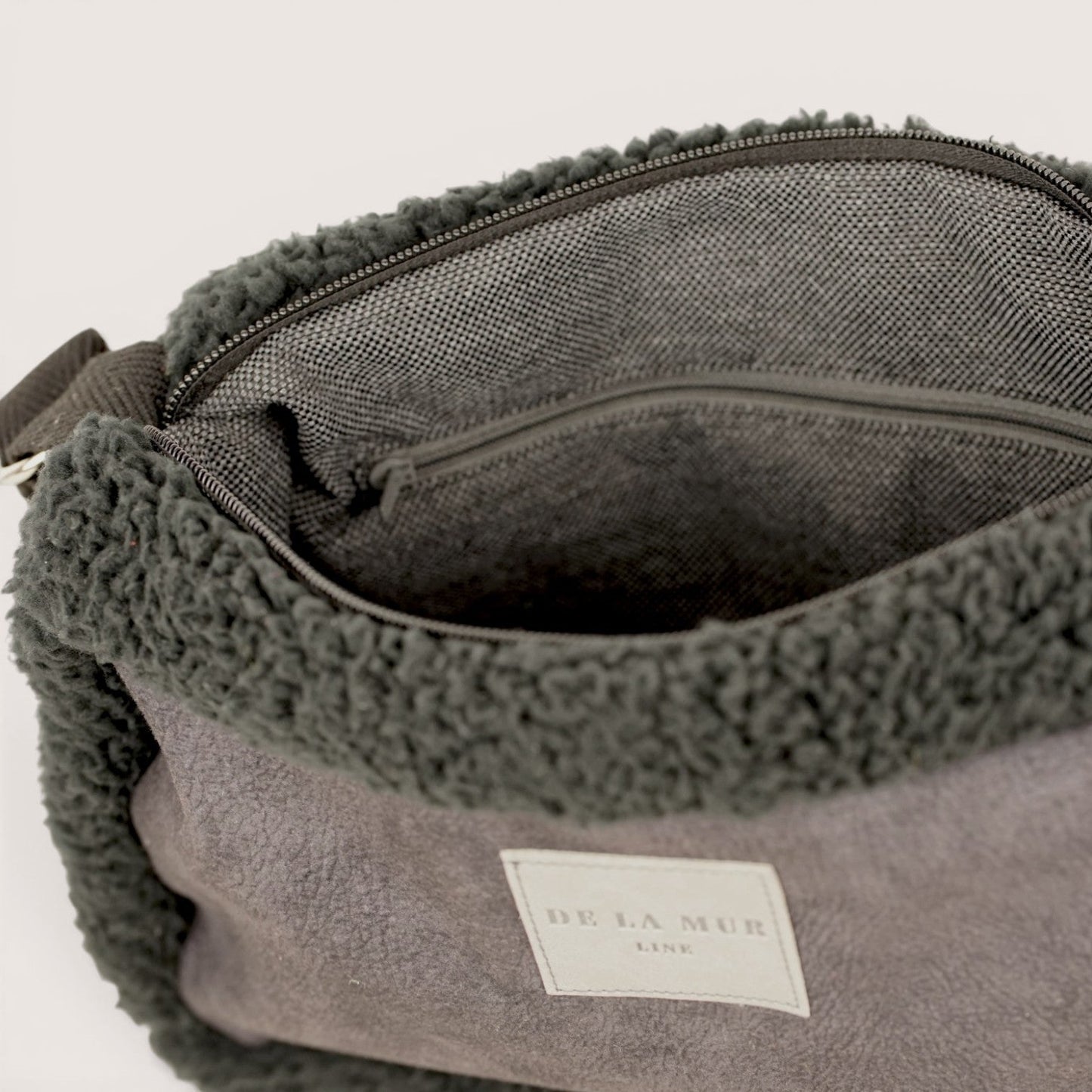 Umhängetasche Klein Limited Edition CENE