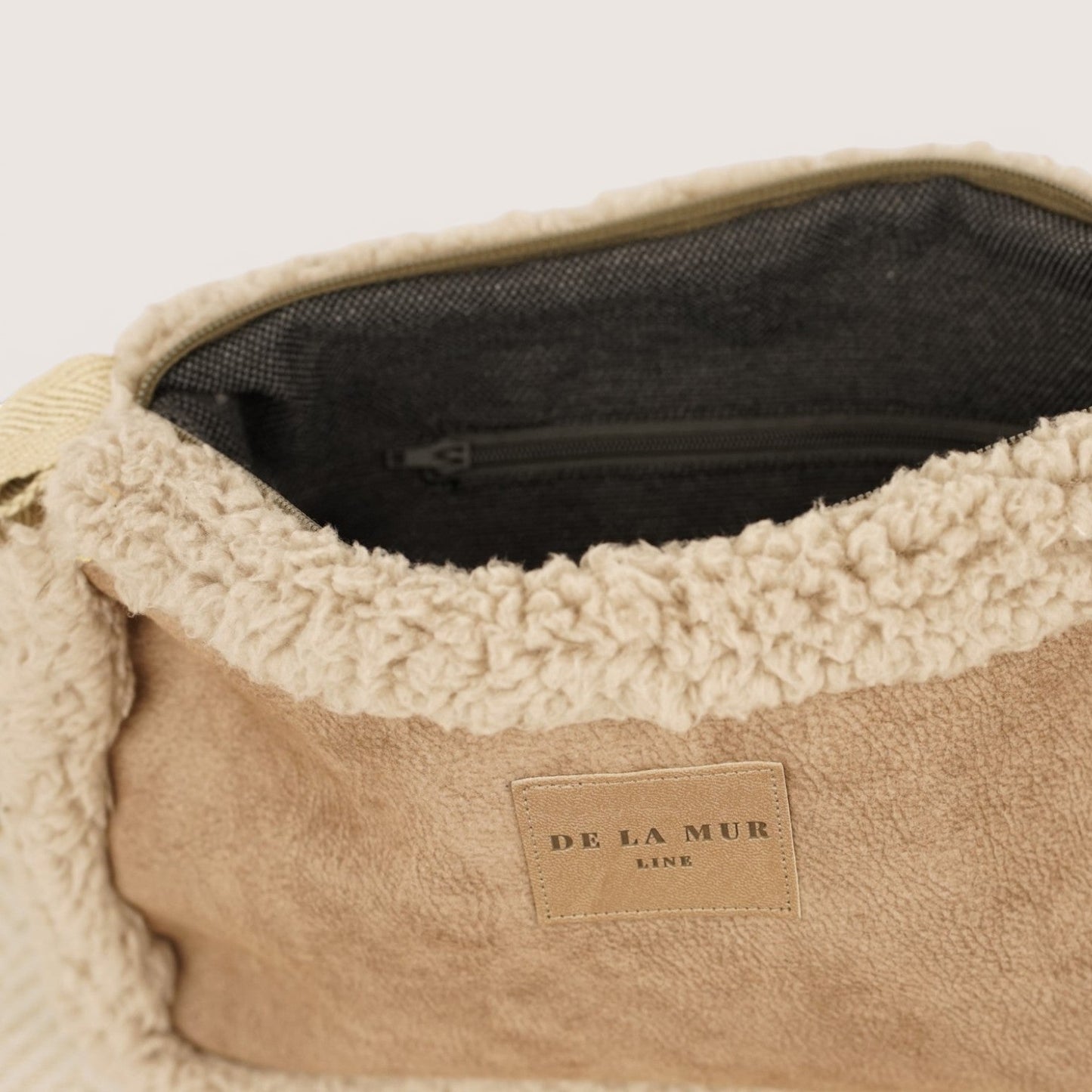 Schultertasche Klein Limited Edition NOCE