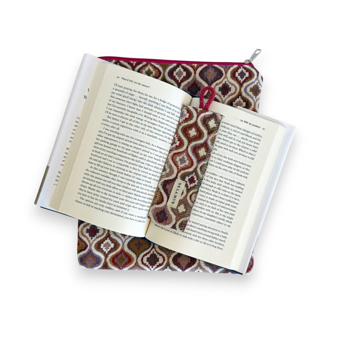 Buchcover mit Lesezeichen ONDA