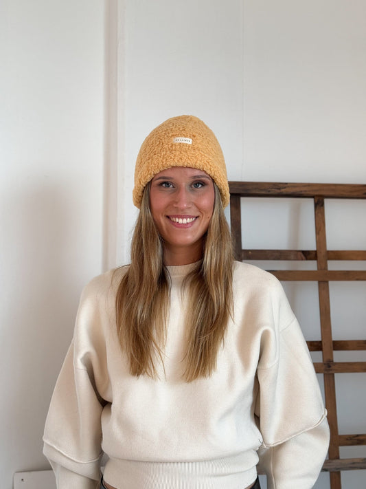 Muts, wintermuts De La Mur Line, bijpassende Teddy Sjaals, mosterdgeel