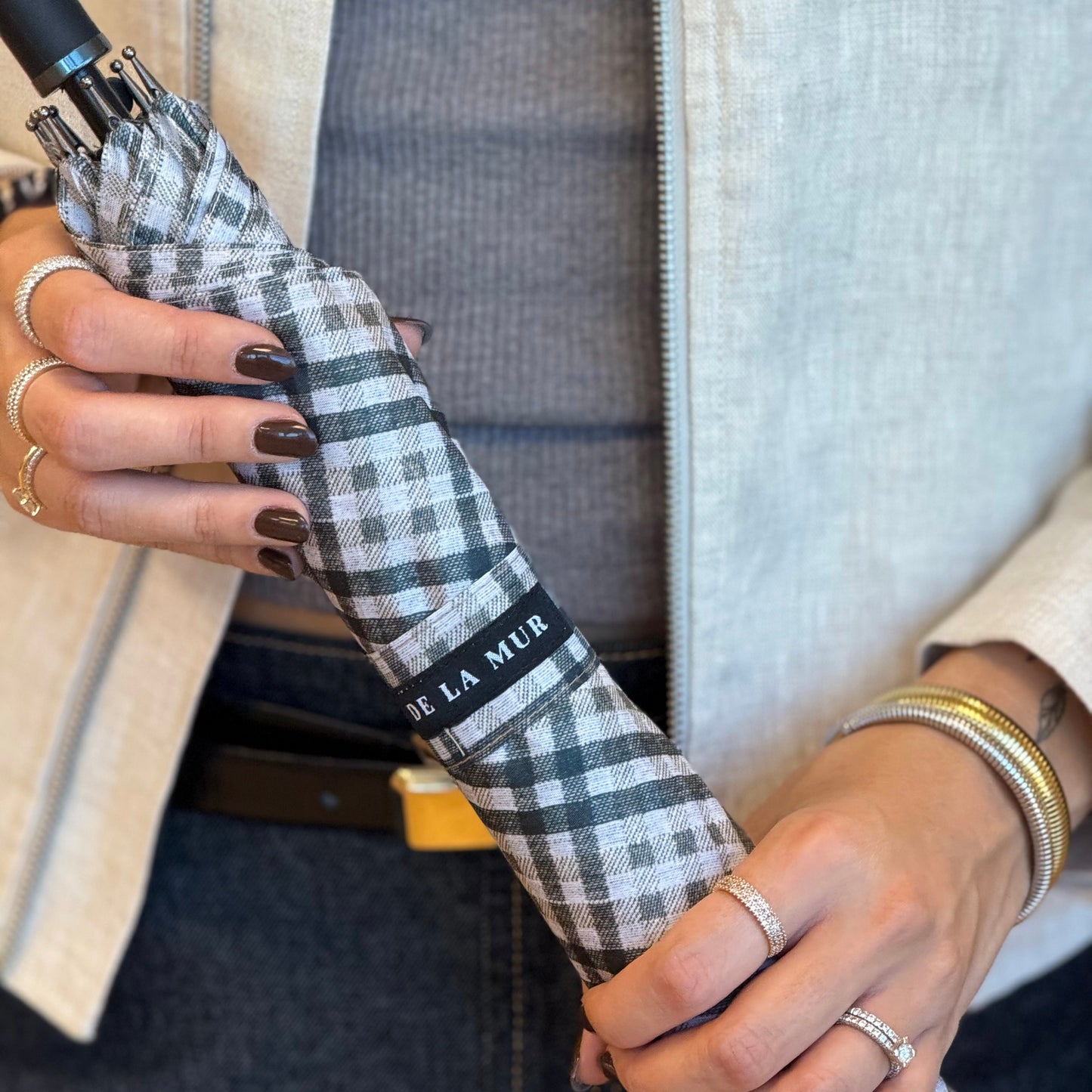 Geschenkset LIAN – Rüschentasche und Regenschirm