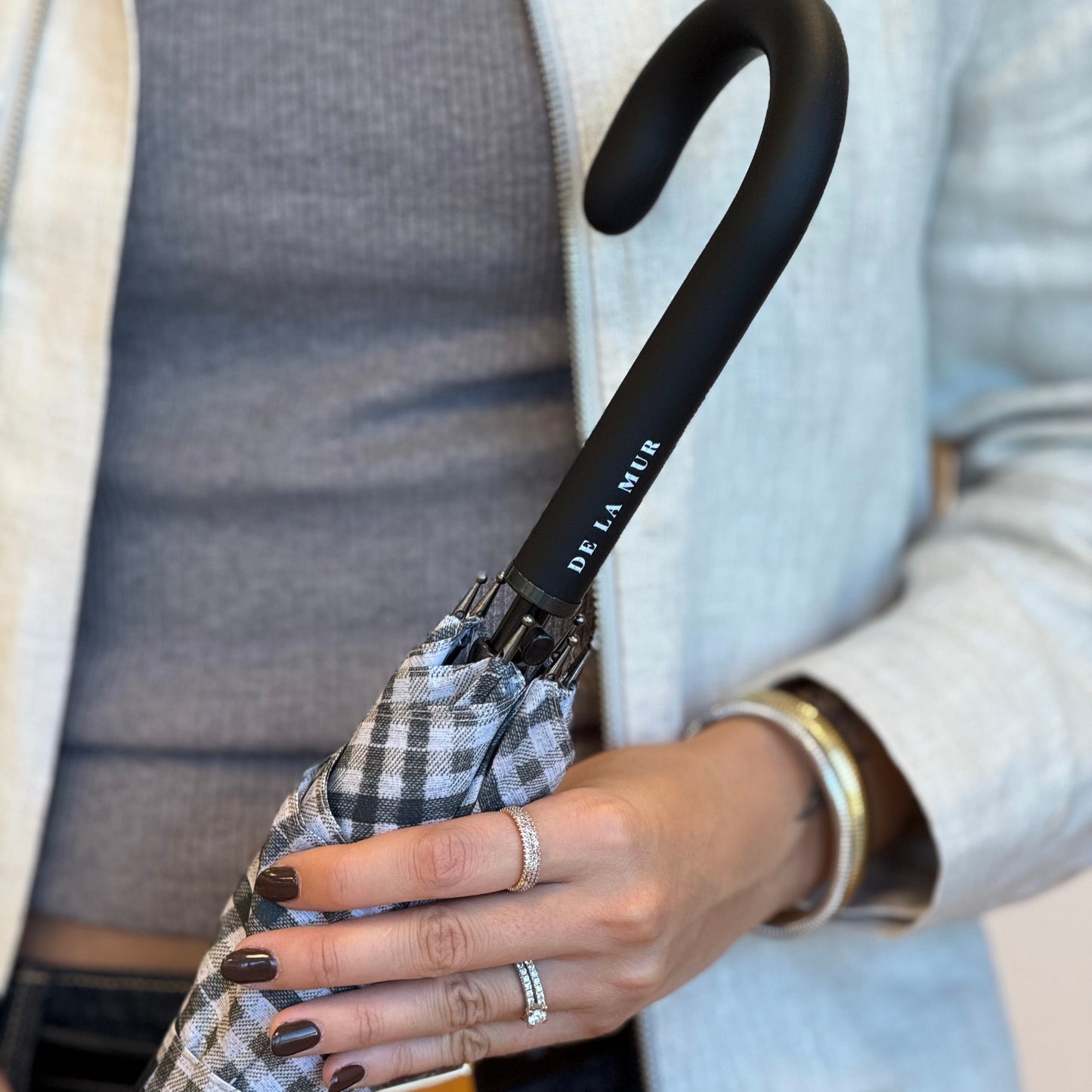 Geschenkset LIAN – Rüschentasche und Regenschirm